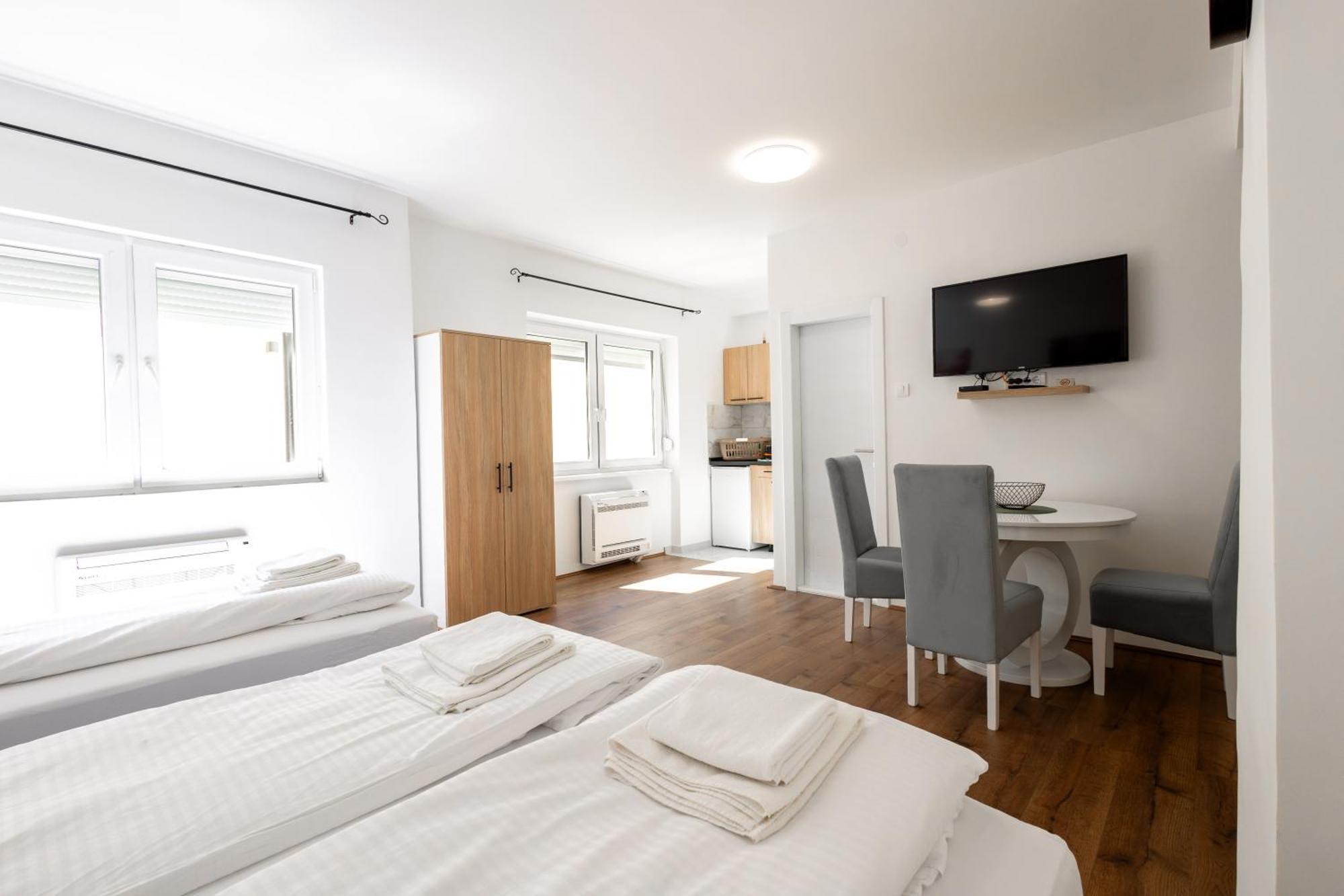 Luna Nera Apartments Novi Sad Dış mekan fotoğraf
